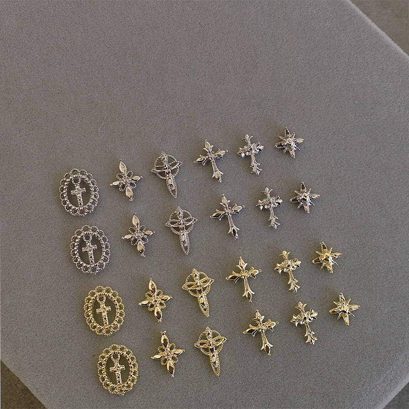 Nail Art Queen - 20 PCS Hiasan Kuku Vintage Royal